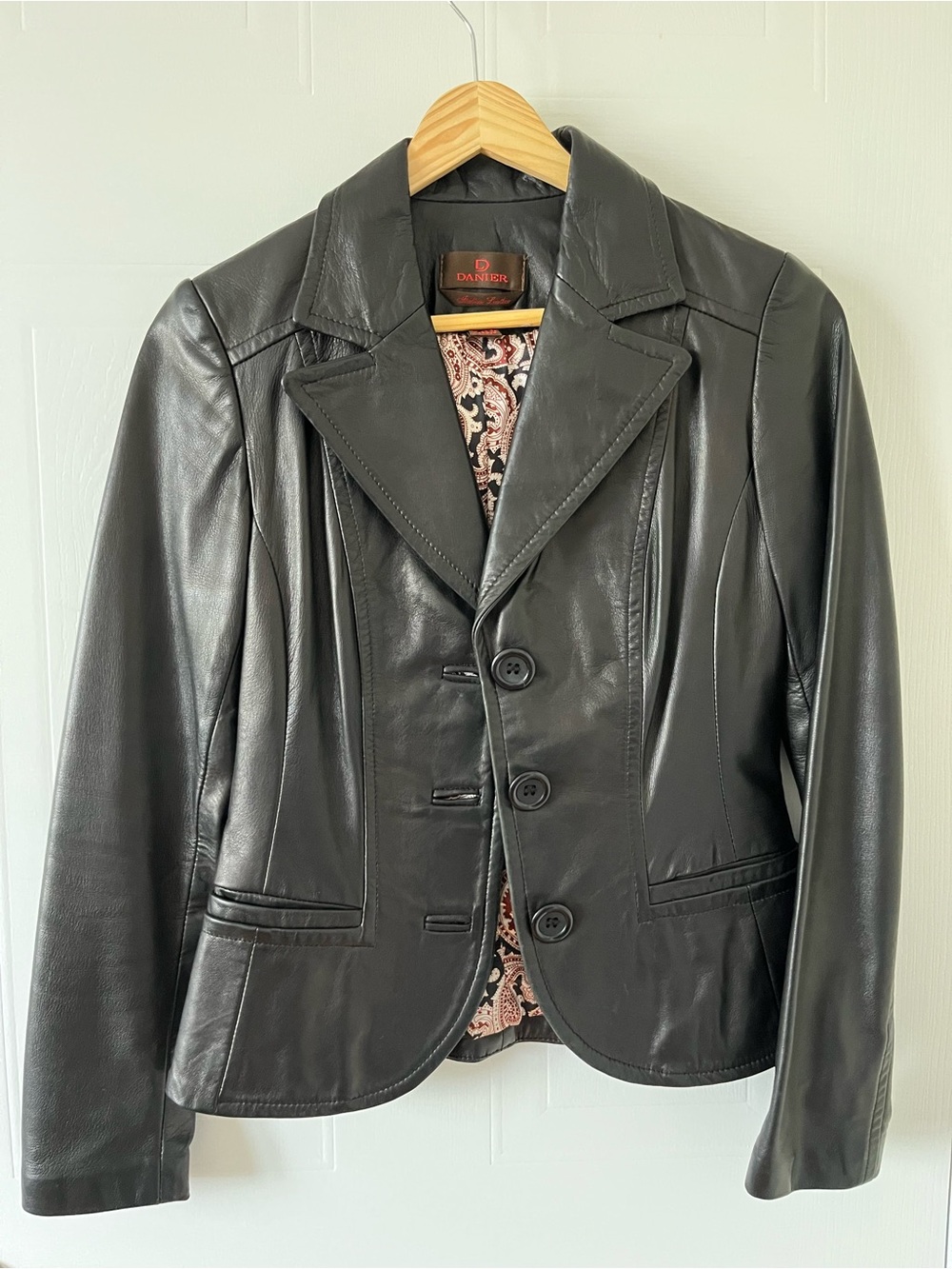 Vintage Danier Black Lambskin Leather Cropped Blazer